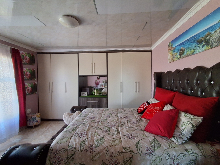 3 Bedroom Property for Sale in Ikageng North West